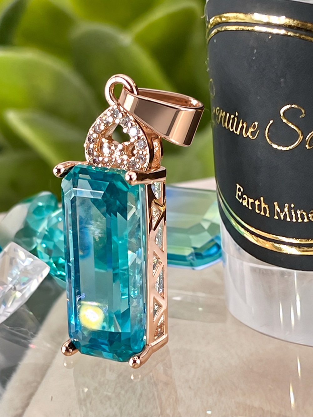 8ct Parti Sapphire 14k Rose Gold on Silver Pendant. 18" box chain blue green